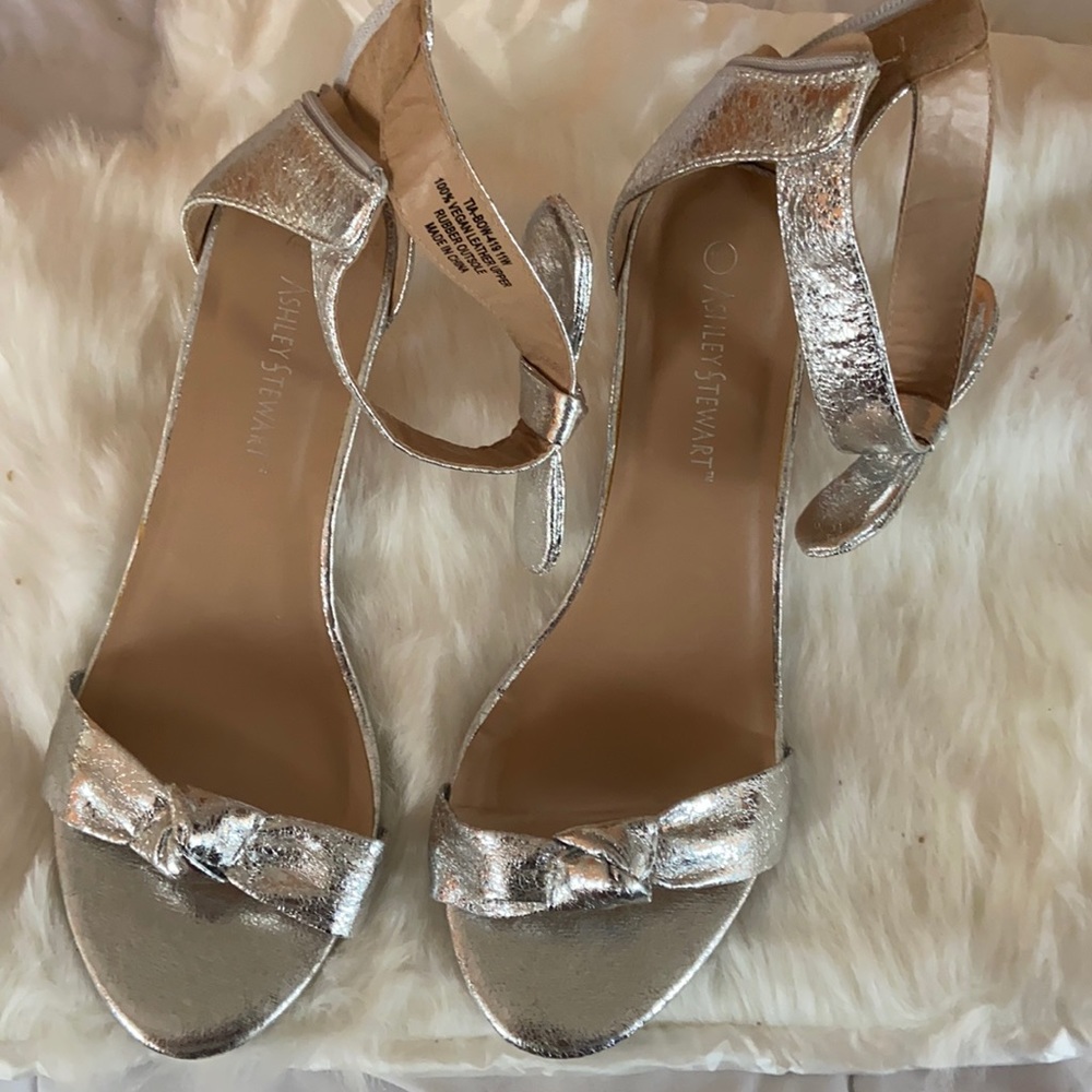 Size 11 silver heel